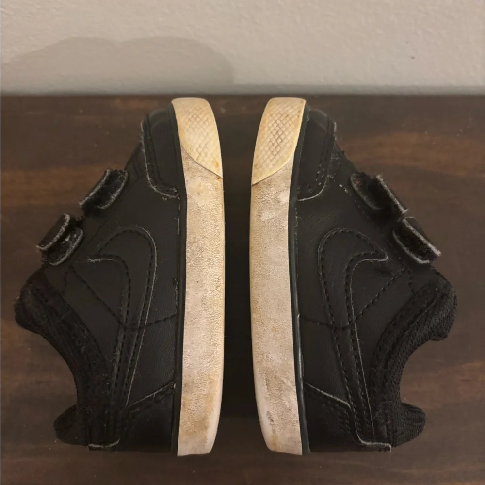 NIKE | Kids/Toddler Black Sneakers Size 4C